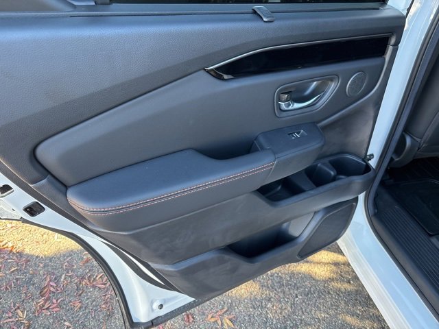 Used 2025 Honda Pilot TrailSport image 17