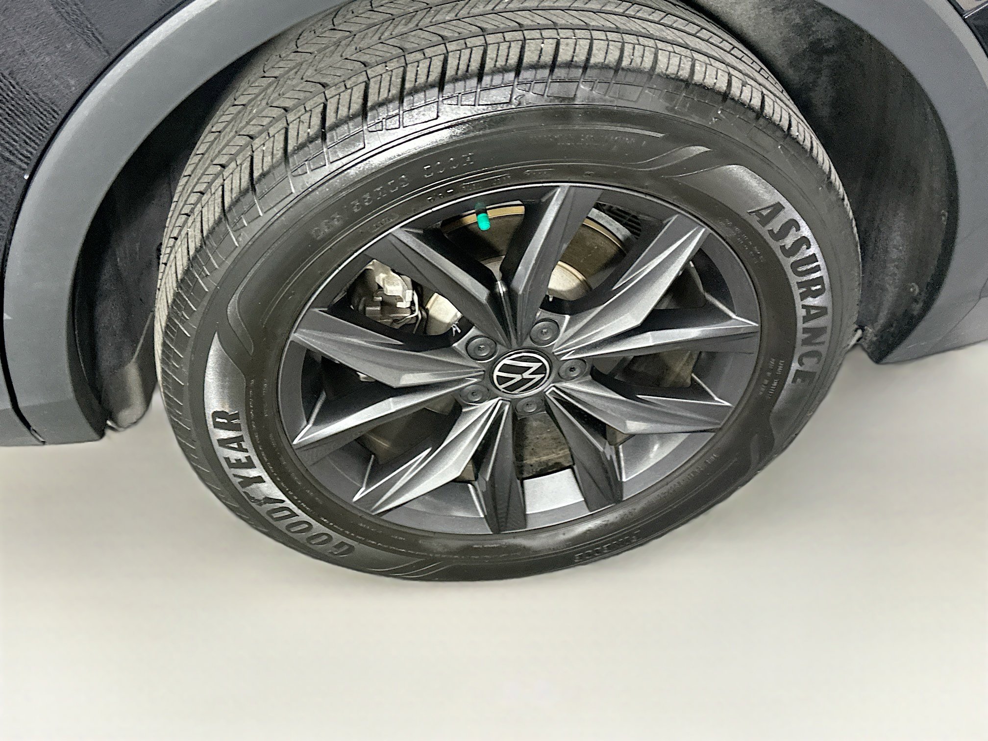 Used 2022 Volkswagen Tiguan SE image 11