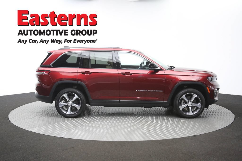 Used 2023 Jeep Grand Cherokee 4WD 4xe w/ Luxury Tech Group II image 47