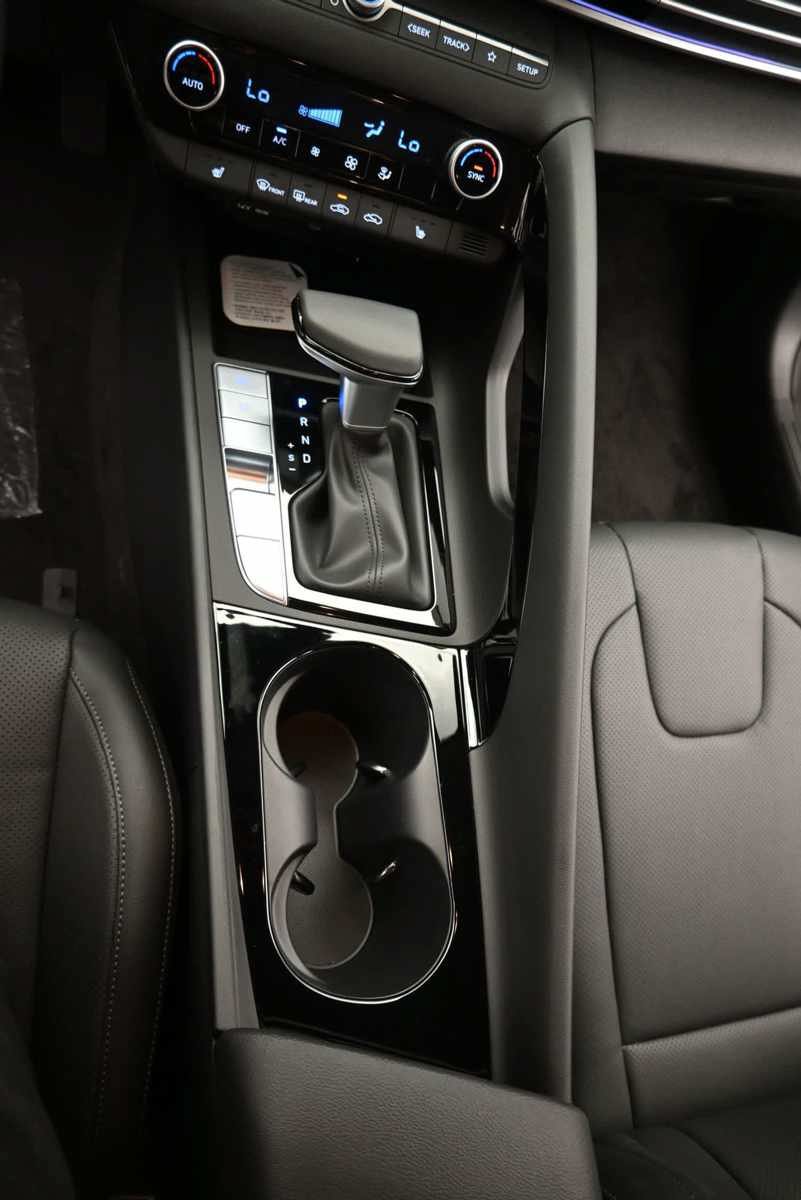 New 2026 Hyundai Elantra Limited FWD image 25