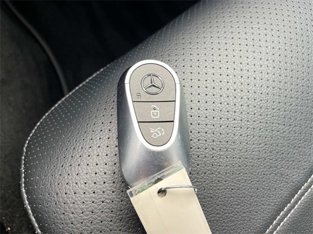 Used 2024 Mercedes-Benz GLC 300 image 36