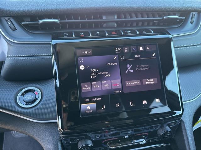 Used 2025 Jeep Grand Cherokee Laredo w/ Luxury Tech Group I image 5