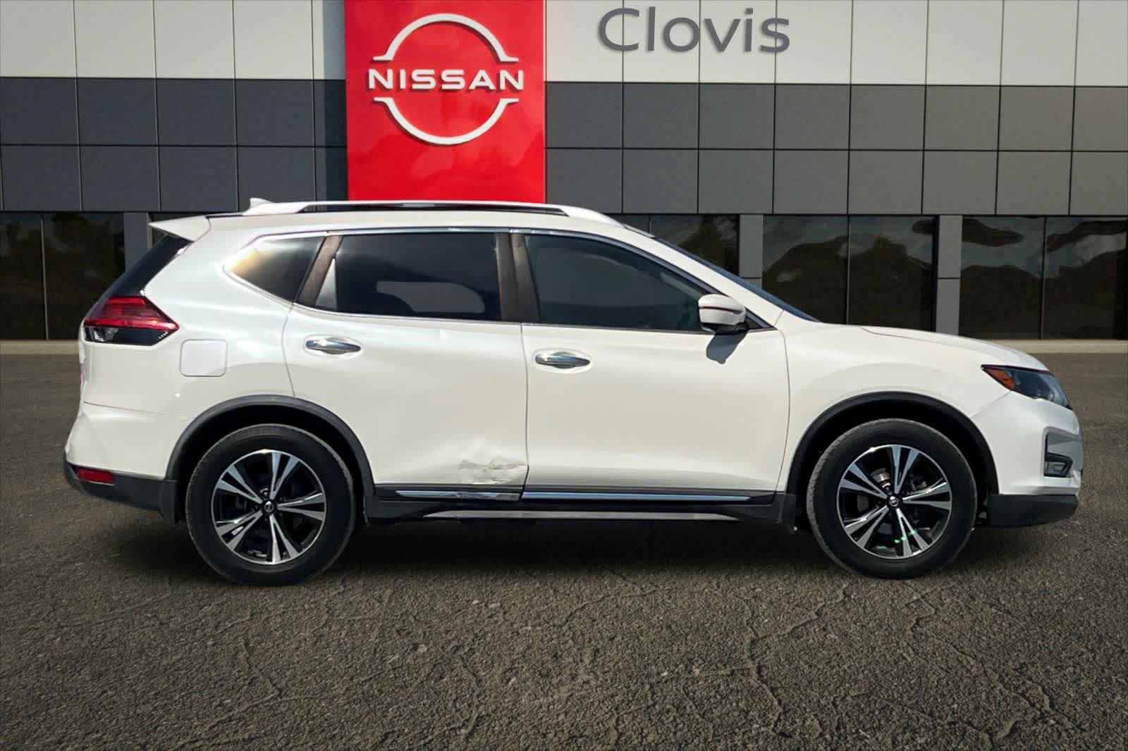 Used 2017 Nissan Rogue SL FWD image 9