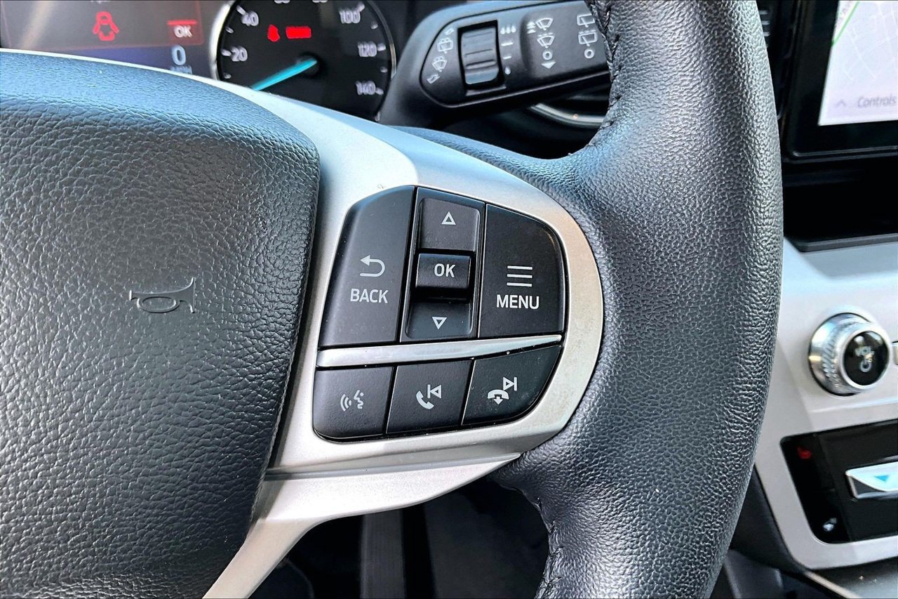 Used 2023 Ford Explorer XLT w/ Equipment Group 202A AWD/4WD image 31