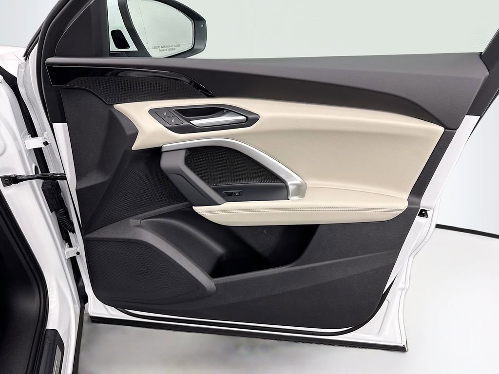 Used 2025 Audi Q5 Premium w/ Convenience Package image 25