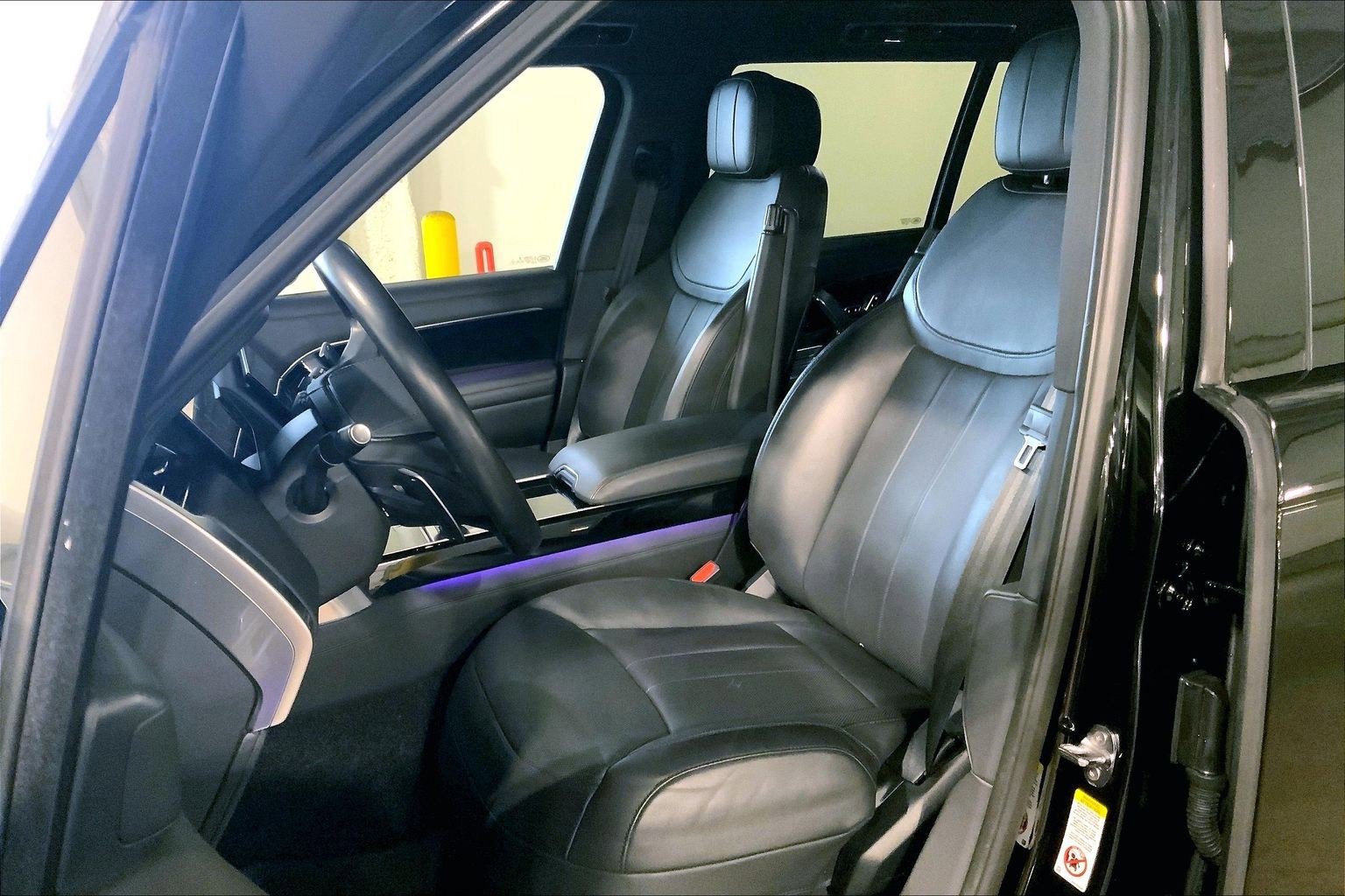 Used 2023 Land Rover Range Rover Long Wheelbase SE image 7