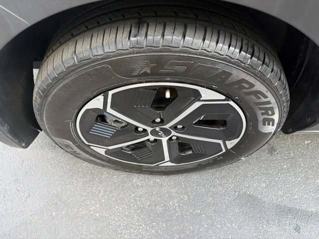 Used 2023 Kia Niro LX FWD image 9