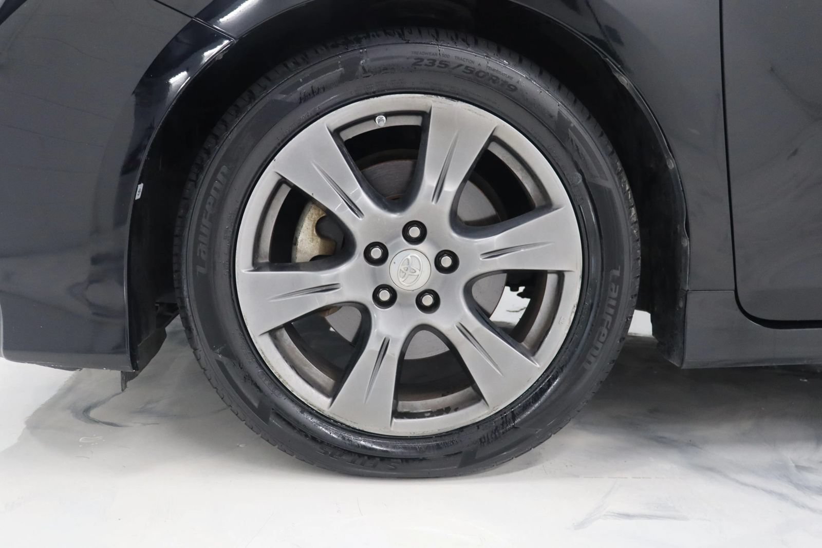 Used 2017 Toyota Sienna SE Premium FWD image 12