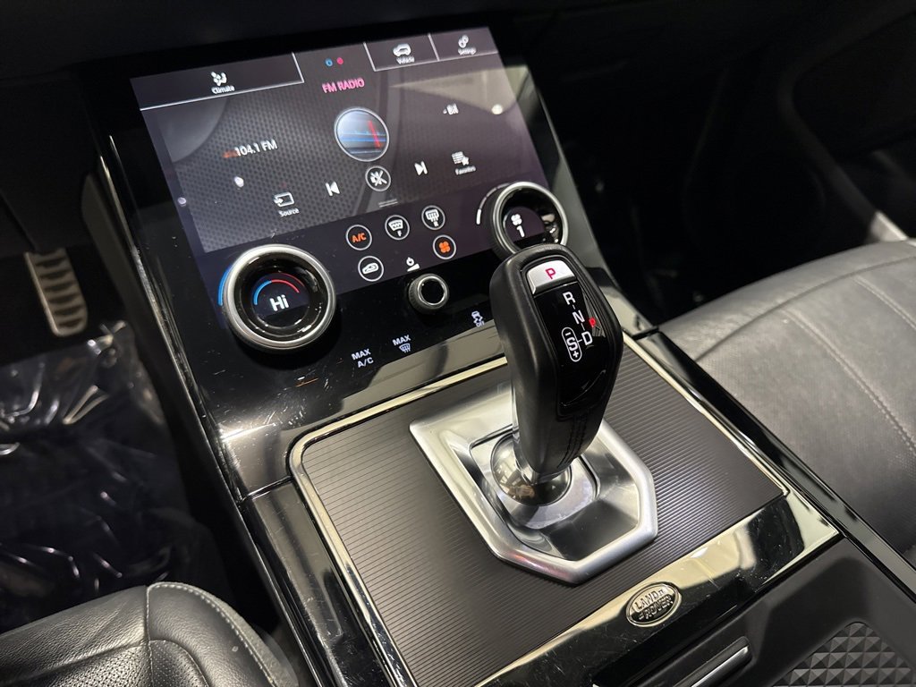 Used 2020 Land Rover Range Rover Evoque R-Dynamic SE image 16