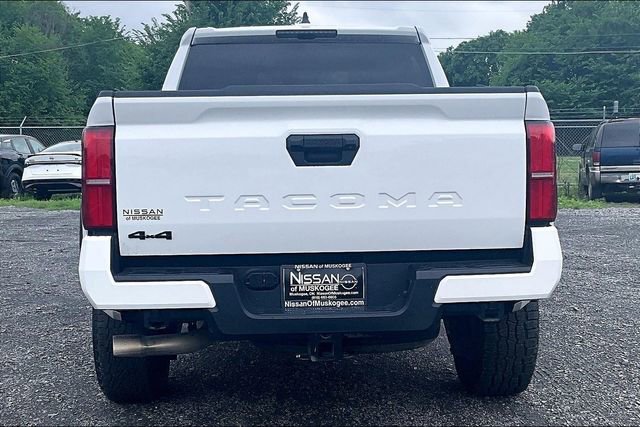 Used 2024 Toyota Tacoma TRD Off-Road AWD/4WD image 5