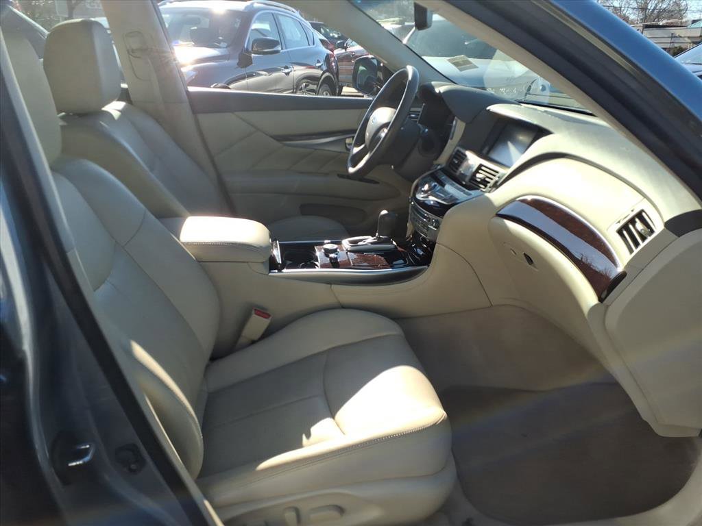 Used 2016 INFINITI Q70 3.7 image 34