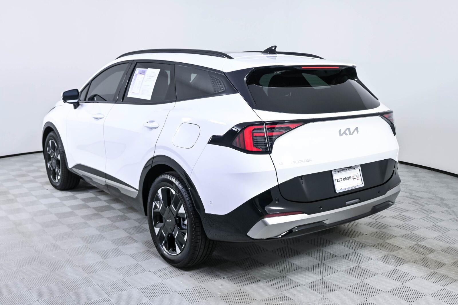 Used 2026 Kia Sportage SX FWD image 3