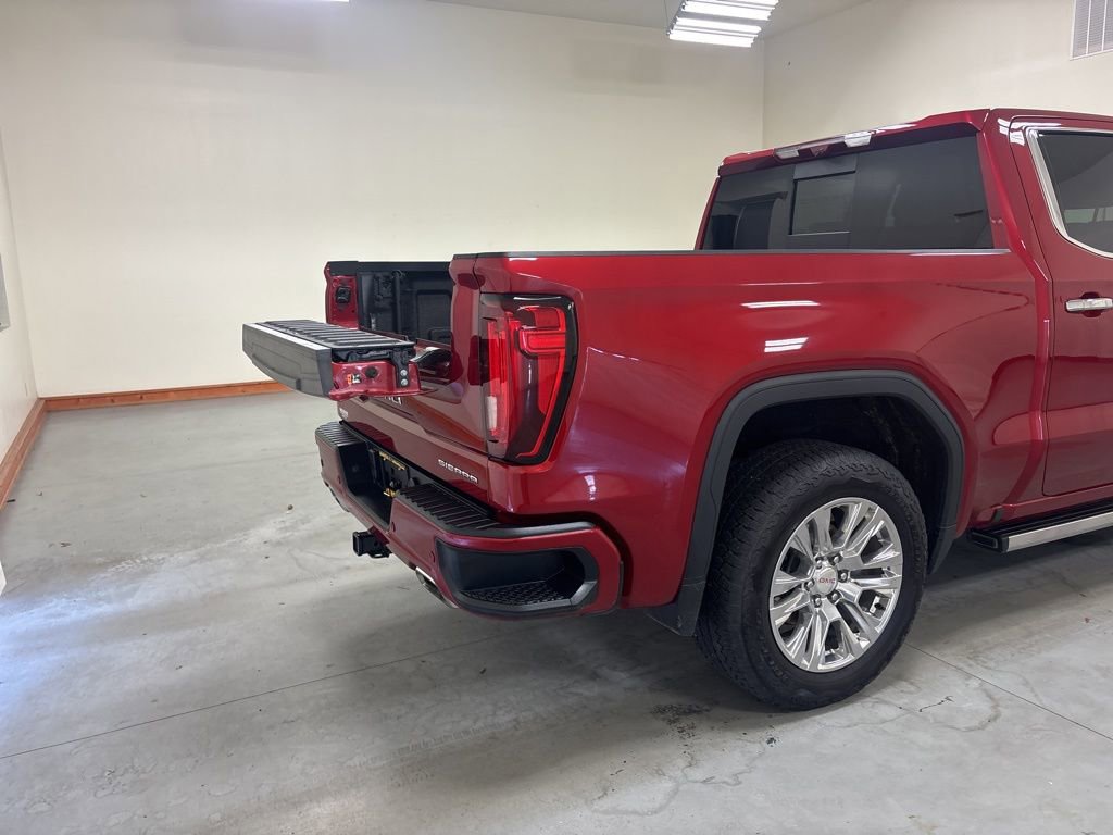 Used 2024 GMC Sierra 1500 Denali w/ Technology Package AWD/4WD image 9