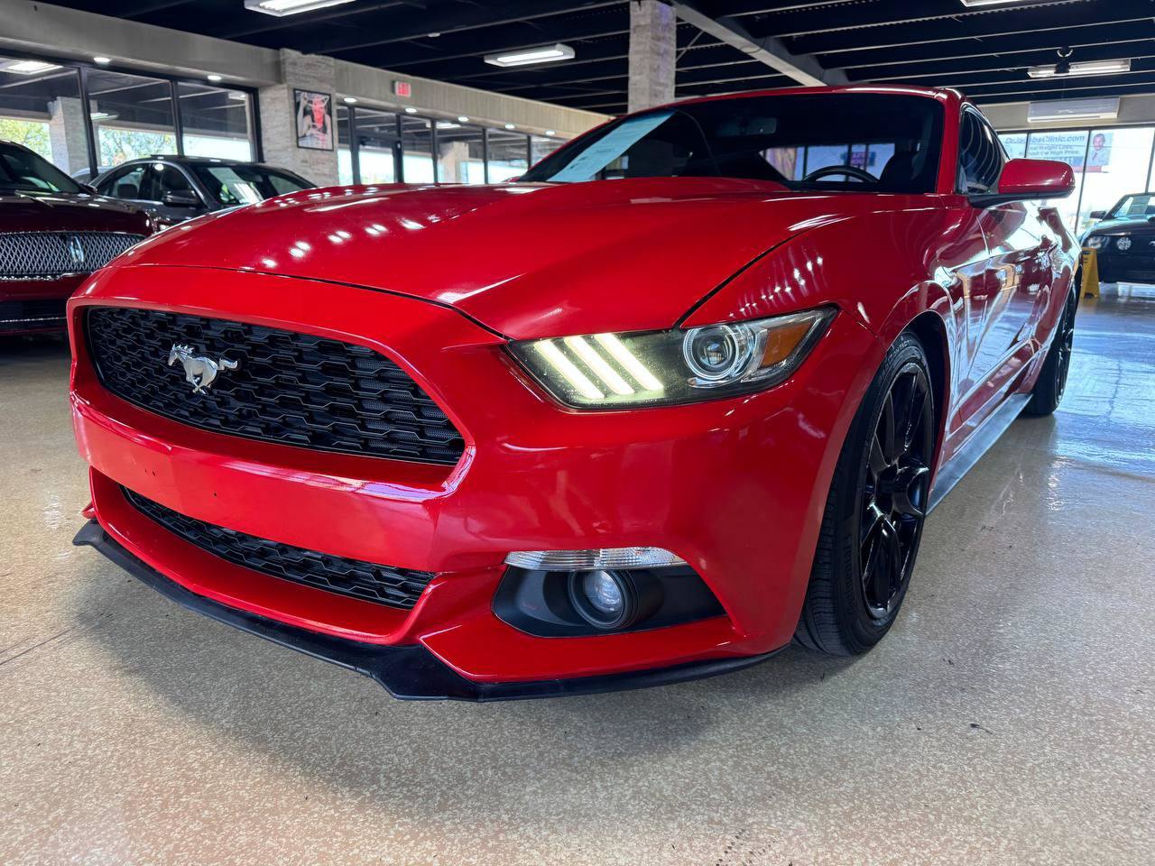 Used 2015 Ford Mustang Coupe RWD image 3