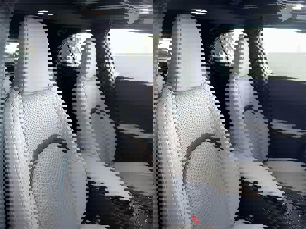 Used 2022 Lexus UX 250h w/ Premium Package image 27