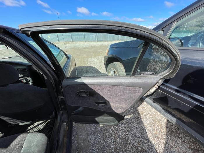 Used 2001 Saturn S-Series SL2 image 28