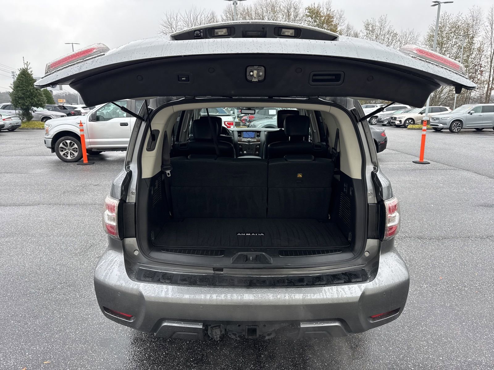 Used 2019 Nissan Armada Platinum w/ Captain's Chairs Package image 10