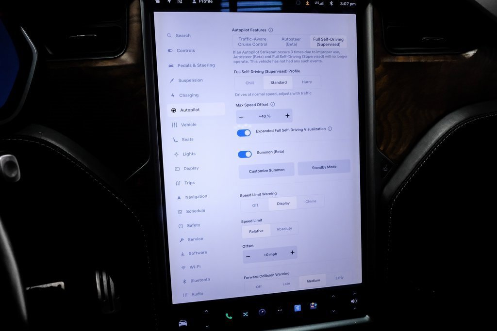 Used 2018 Tesla Model X P100D image 23