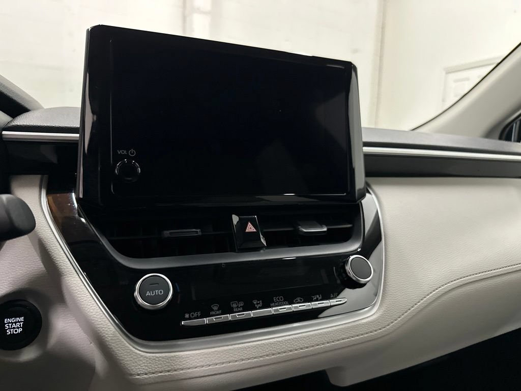 Used 2026 Toyota Corolla Cross LE FWD image 42