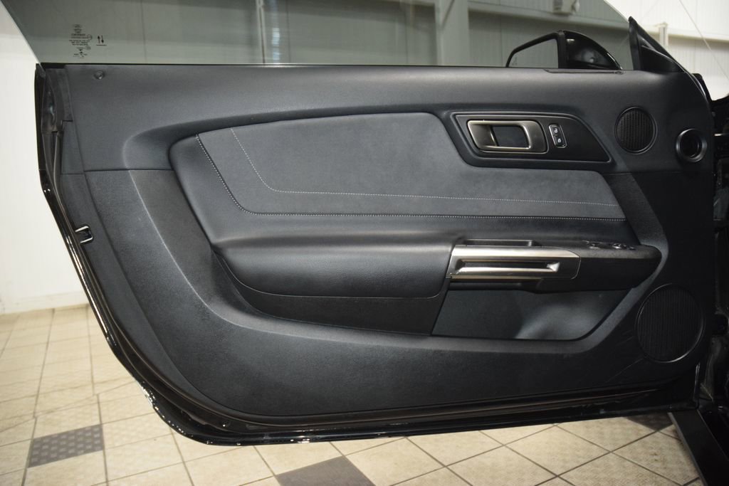 Used 2020 Ford Mustang Shelby GT350 w/ Technology Package image 41