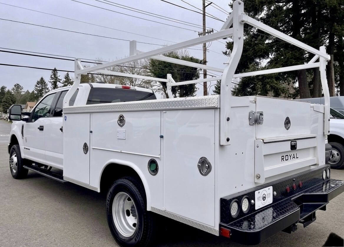 Used 2021 Ford F350 XLT image 5