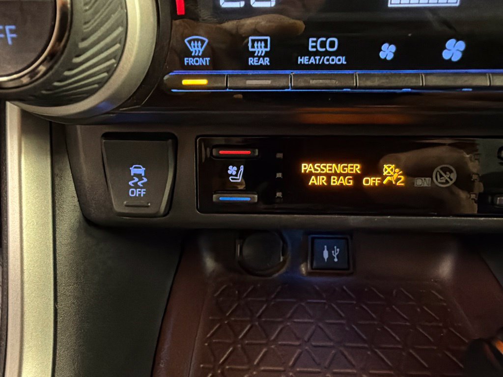 Used 2019 Toyota RAV4 Limited w/ Cold Weather Package AWD/4WD image 15