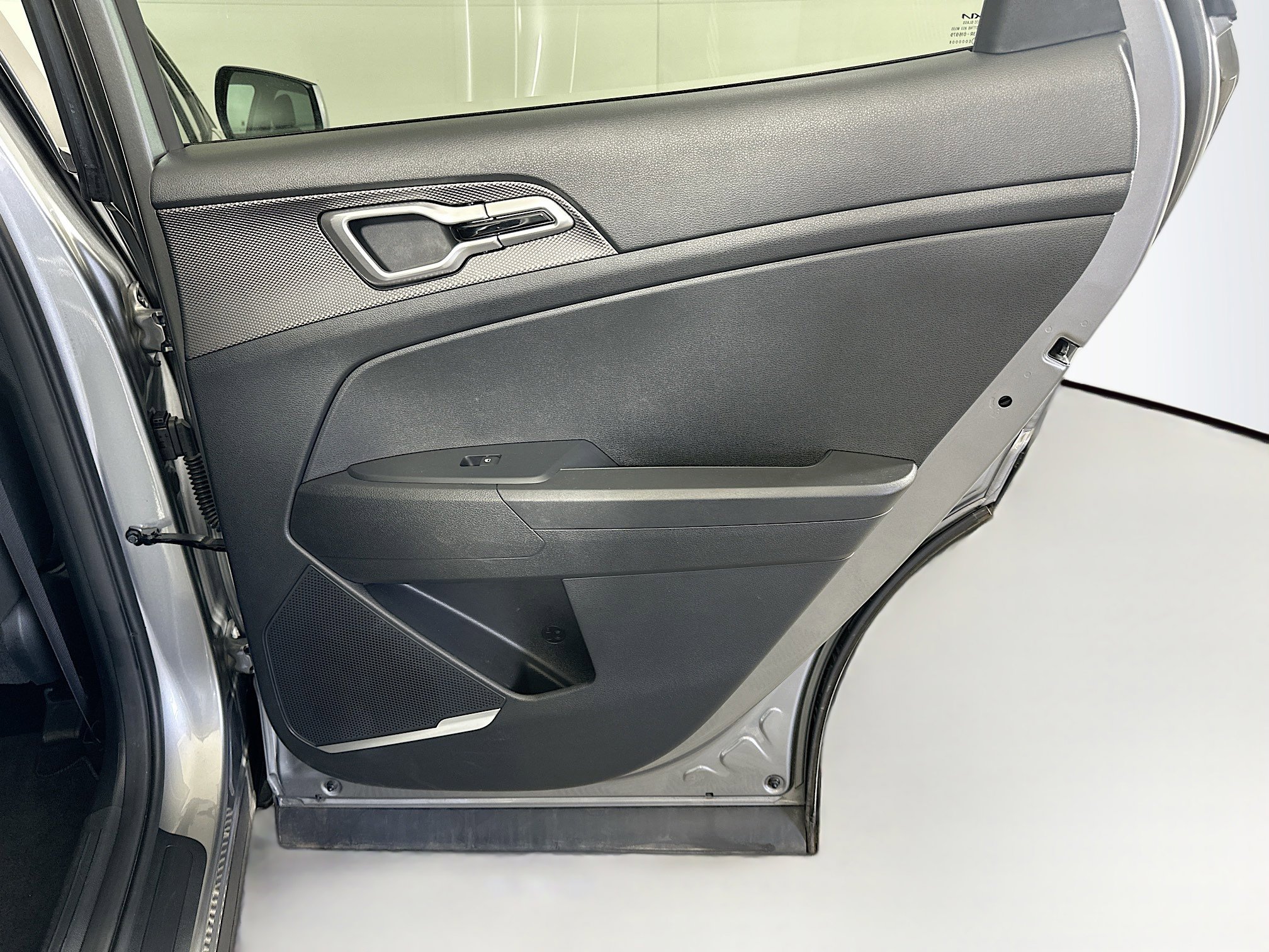 Used 2025 Kia Sportage LX image 29