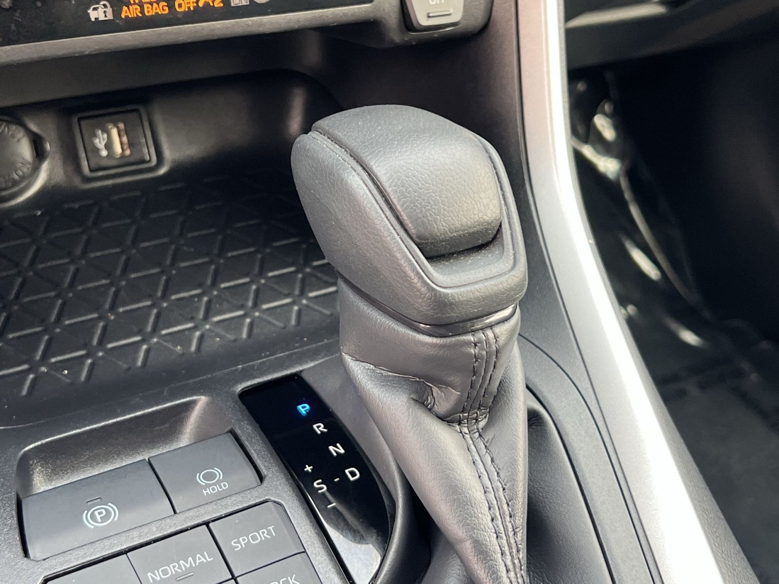 Used 2025 Toyota RAV4 XLE AWD/4WD image 22