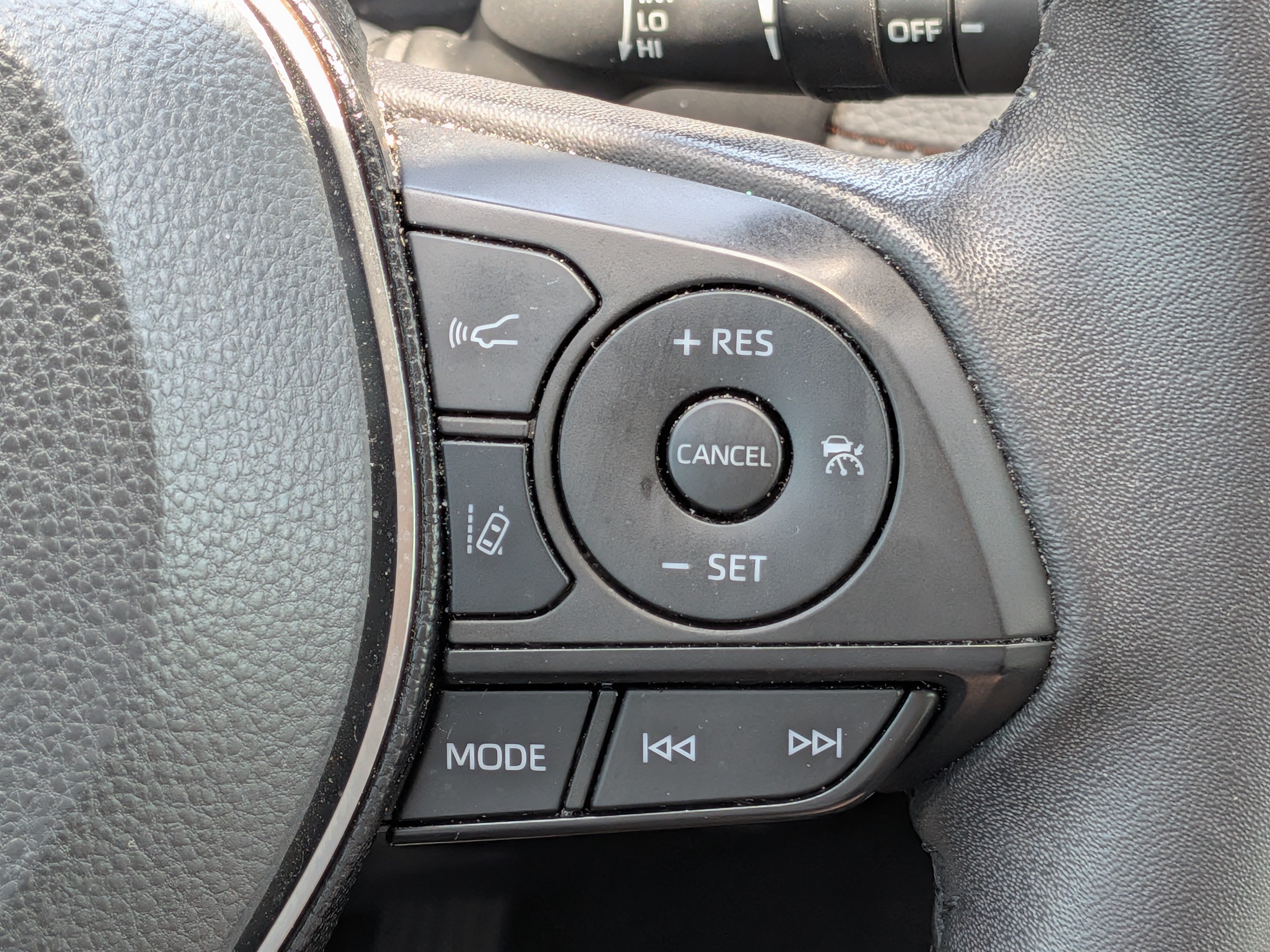 Used 2021 Toyota RAV4 XLE Premium FWD image 27