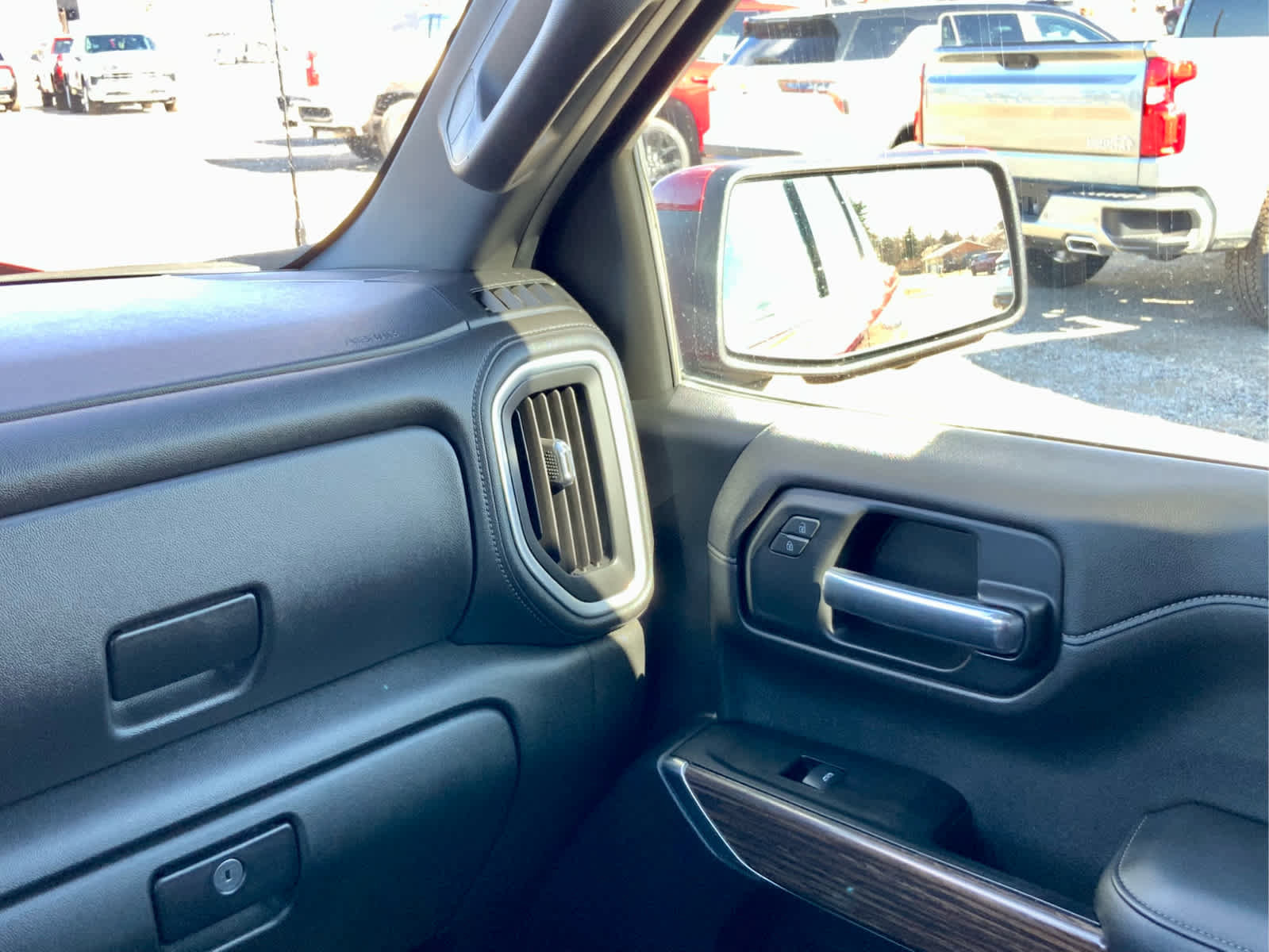 Used 2019 Chevrolet Silverado 1500 High Country image 35