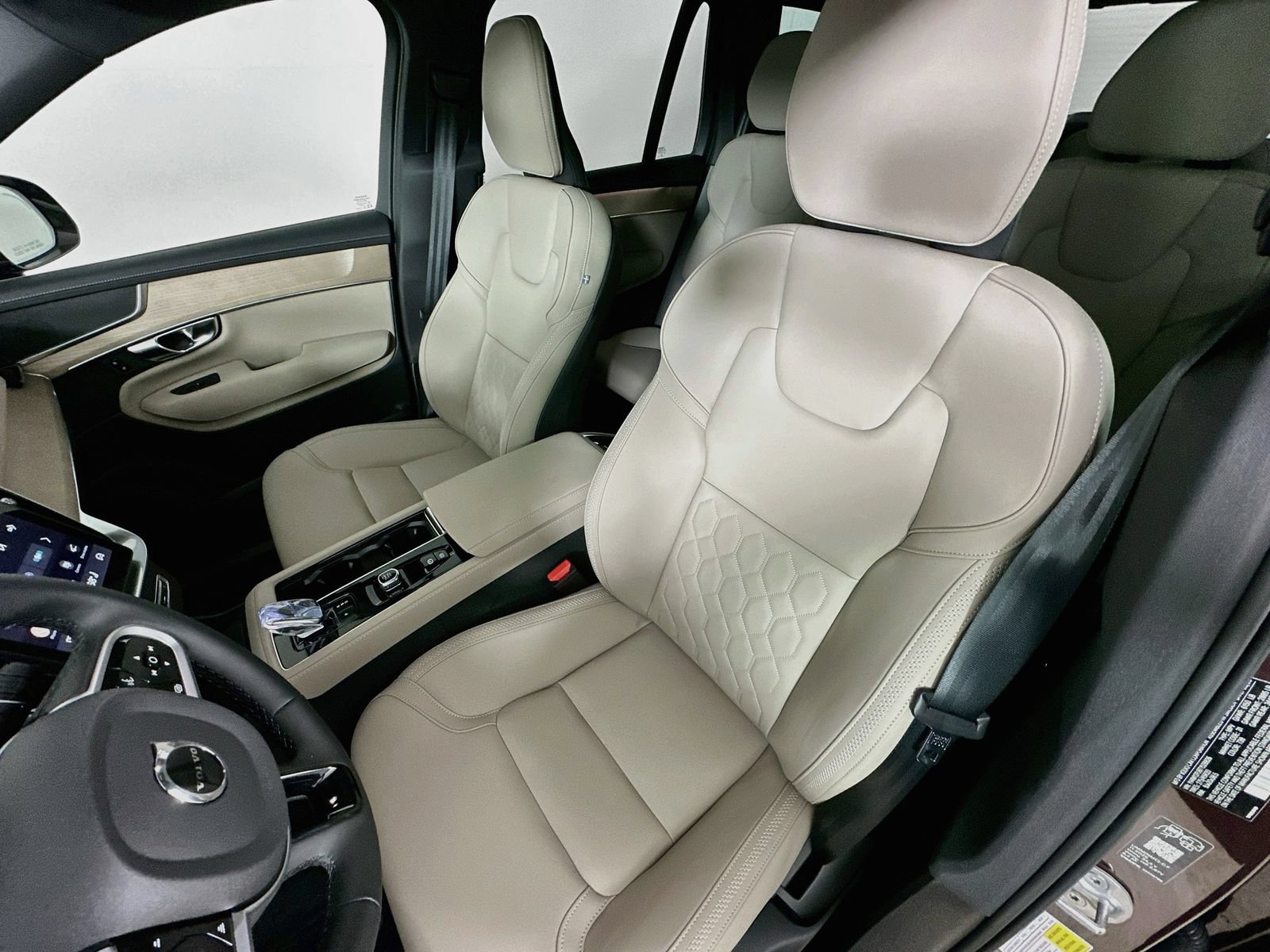 New 2026 Volvo XC90 B5 Core w/ Protection Package AWD/4WD image 33
