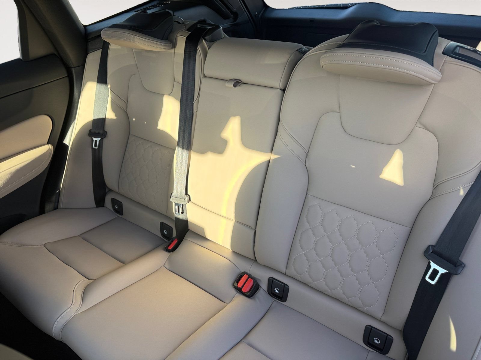 New 2026 Volvo XC60 B5 Plus w/ Protection Package Premier AWD/4WD image 13