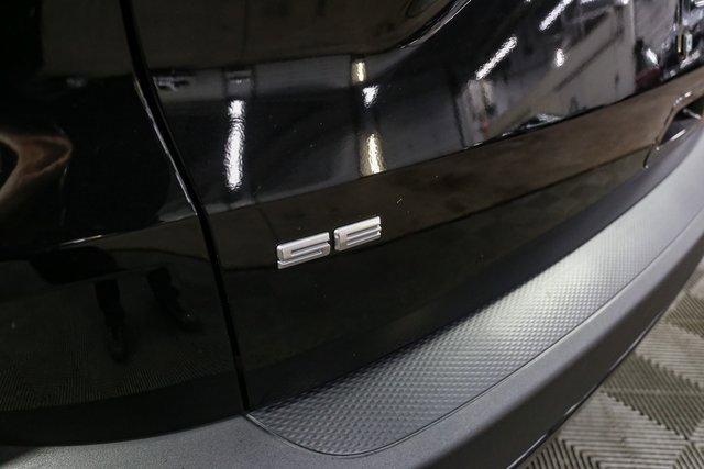 Used 2022 Ford Escape SE w/ SE Sport Appearance Package image 9