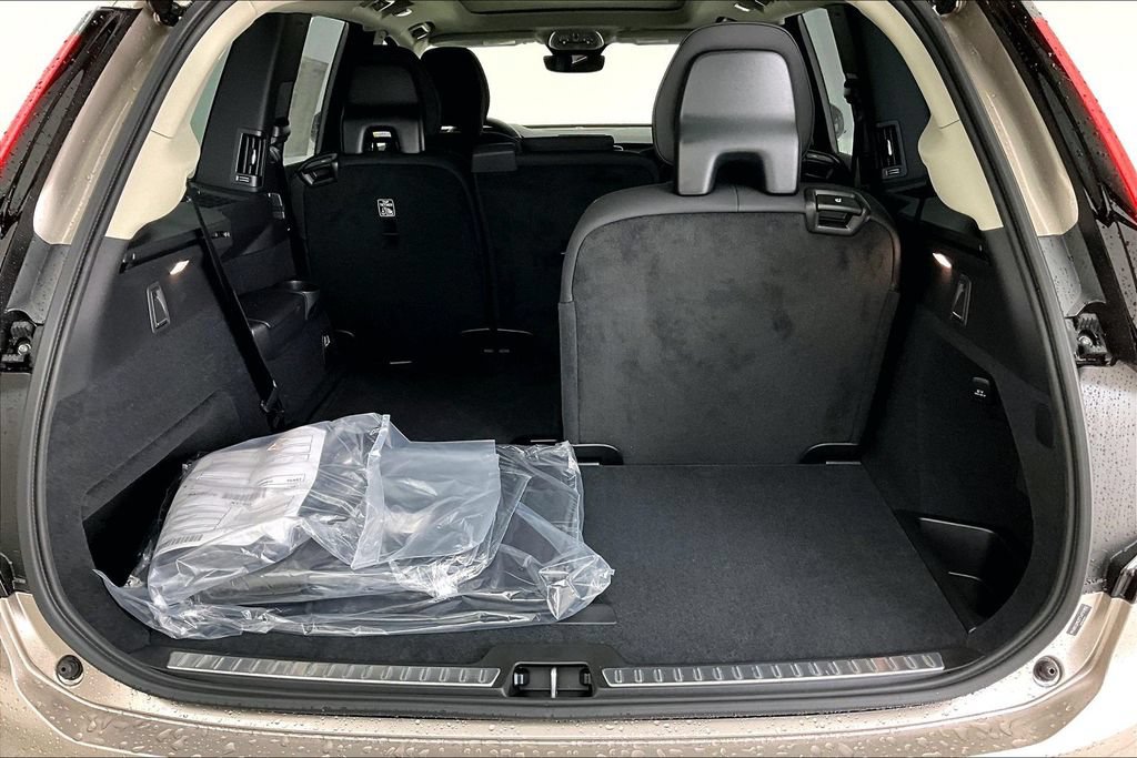 New 2026 Volvo XC90 B5 Plus AWD/4WD image 38