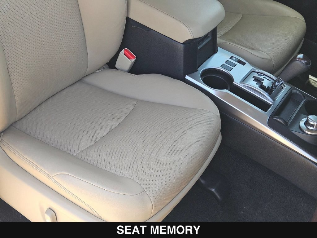 Used 2024 Toyota 4Runner Limited AWD/4WD image 33