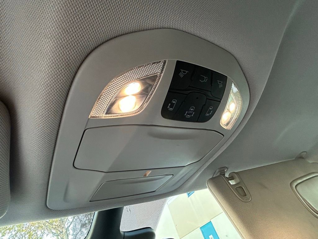 Certified 2024 Chrysler Pacifica Touring-L image 26