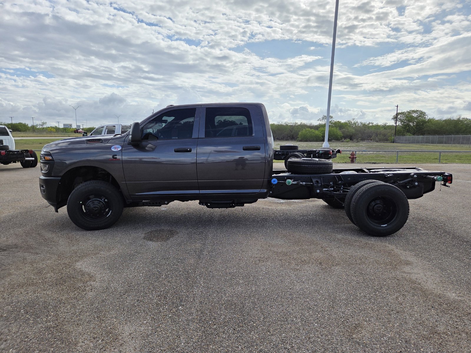 New 2026 RAM 3500 Tradesman AWD/4WD image 4