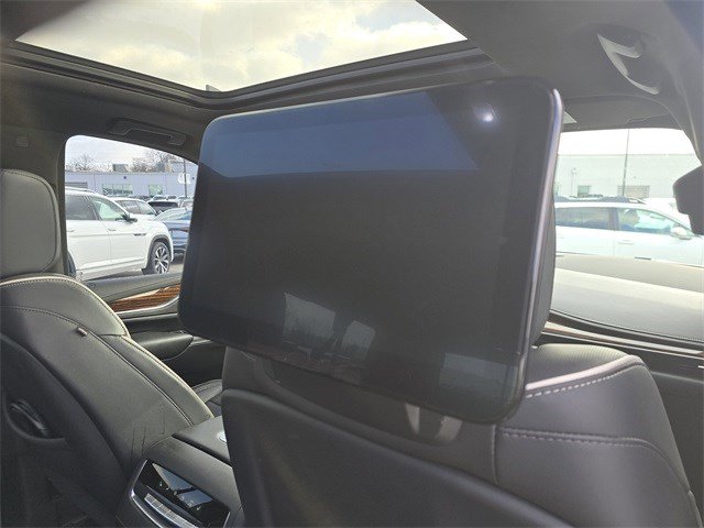 Used 2021 Cadillac Escalade ESV Premium Luxury image 18