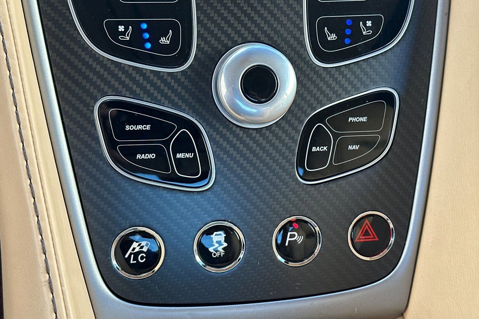 Used 2014 Aston Martin Vanquish Coupe image 22