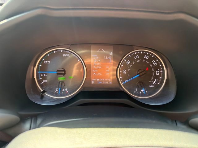 Used 2022 Toyota RAV4 XLE Premium image 5