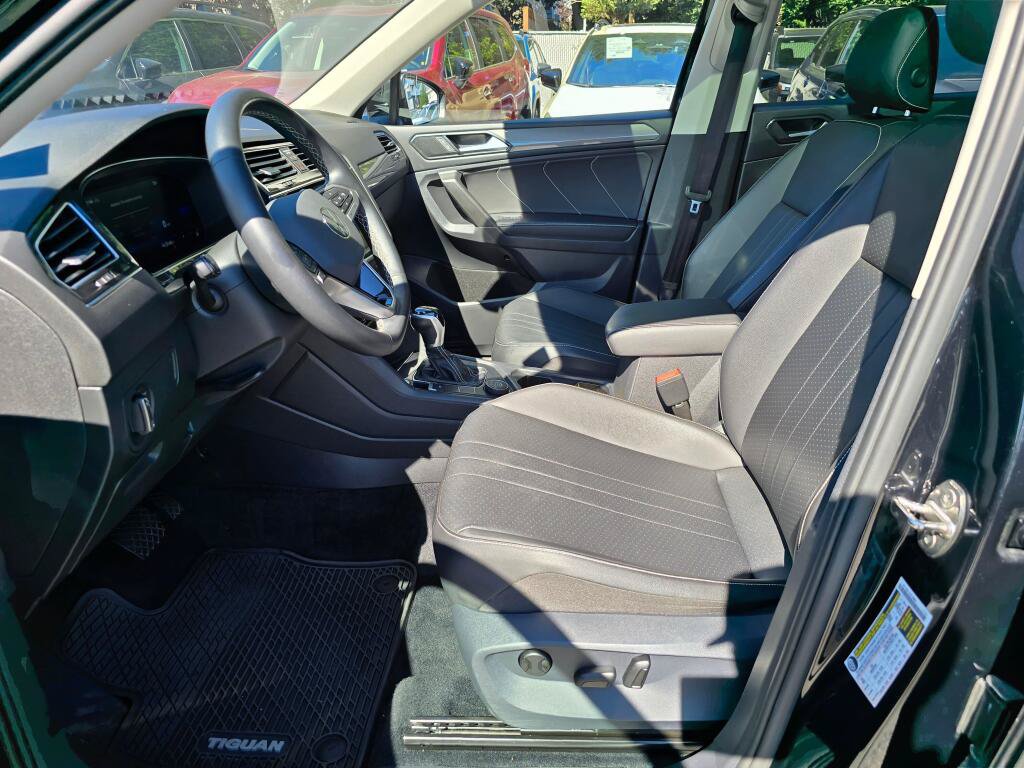 Used 2022 Volkswagen Tiguan SE AWD/4WD image 20