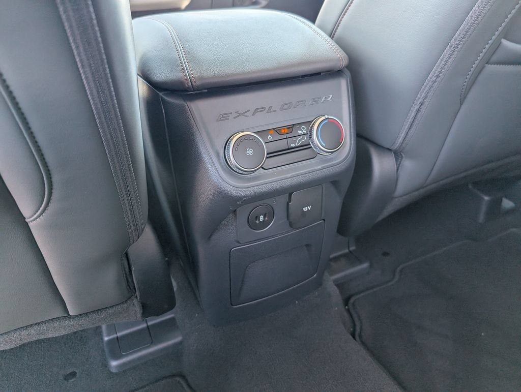Used 2026 Ford Explorer Active w/ Active Comfort Package RWD image 26