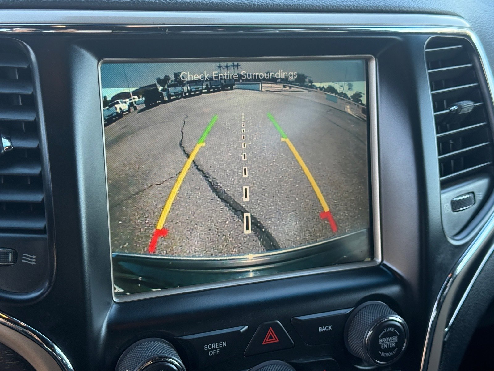 Used 2015 Jeep Grand Cherokee Limited w/ Luxury Group II image 21