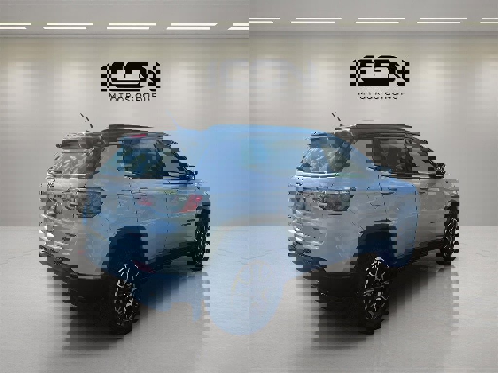 Used 2024 Jeep Compass Trailhawk image 9