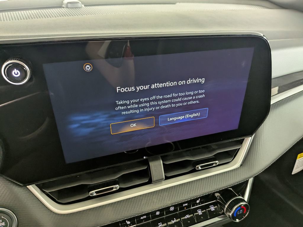 New 2026 Chevrolet Equinox LT w/ Convenience Package II image 25