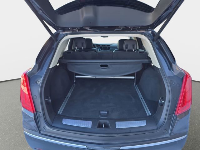 Used 2018 Cadillac XT5 Luxury w/ Driver Awareness Package image 14