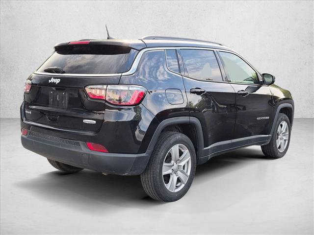 Used 2022 Jeep Compass Latitude w/ Sun and Sound Group AWD/4WD image 5