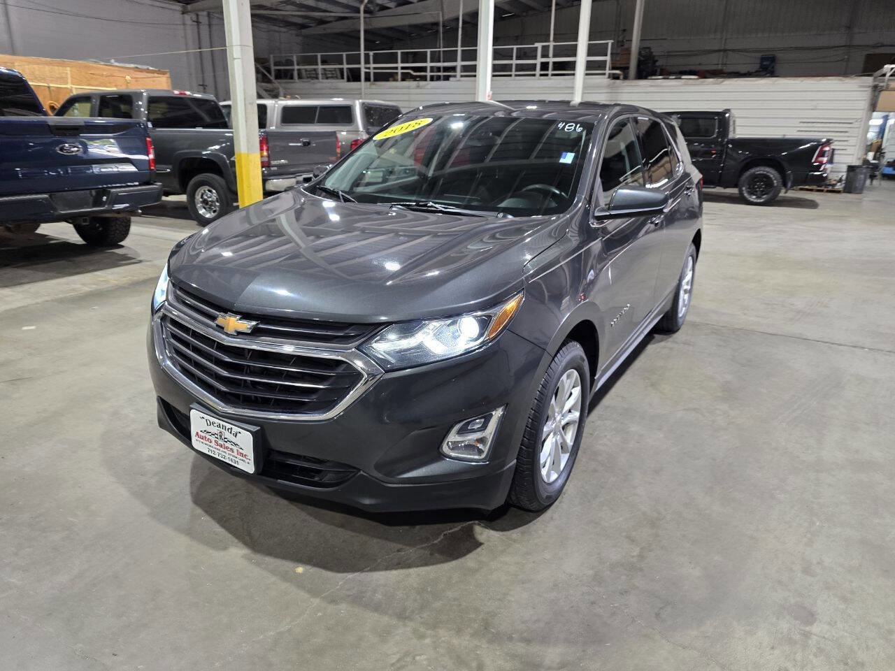 Used 2018 Chevrolet Equinox LT image 3