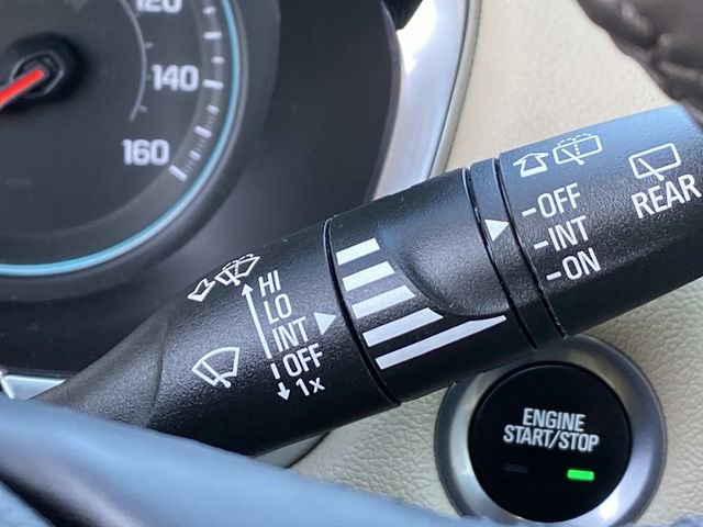 Used 2023 Chevrolet Traverse LT image 17