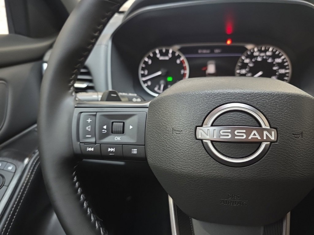 Used 2026 Nissan Rogue SV w/ SV Premium Package image 19